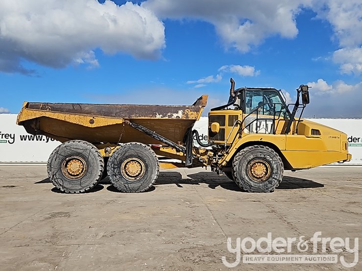 2016-caterpillar-725c2-image-5