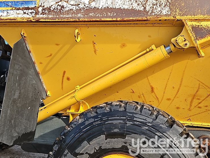 2015-komatsu-hm400-image-15