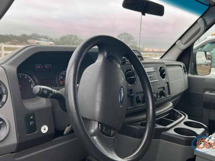 2014-ford-e350-image-9