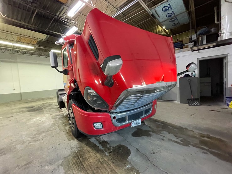 #6227-•-2018-freightliner-cascadia-day-cab-semi-truck-(title-in-delay)-image-101