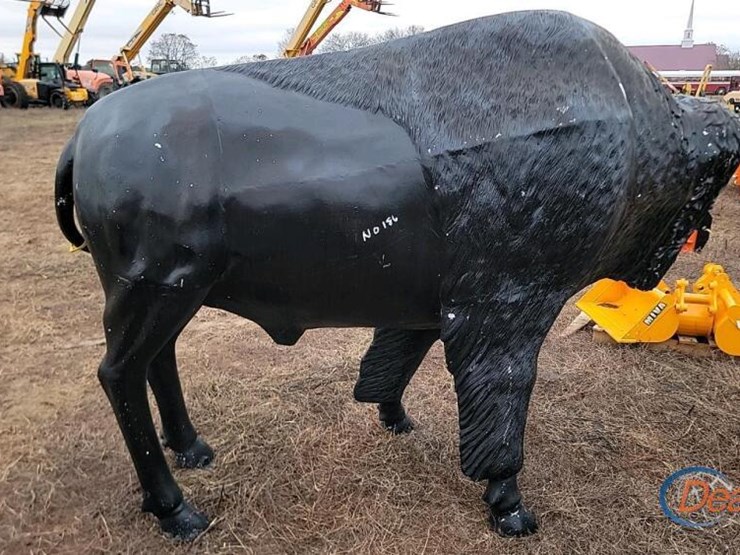 lifesize-buffalo-image-3