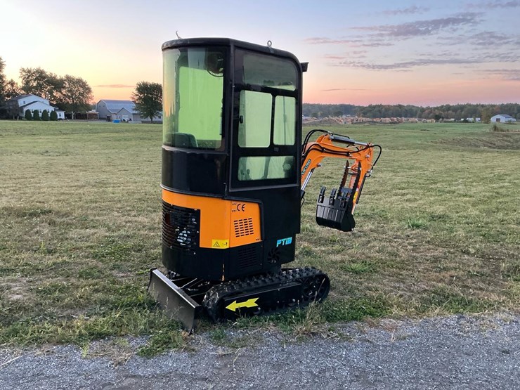 #1208-•-unused-future-ft13c-mini-excavator-image-11