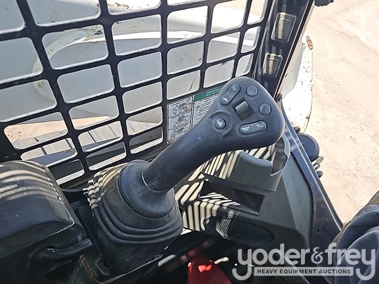 2017-bobcat-t770-image-93