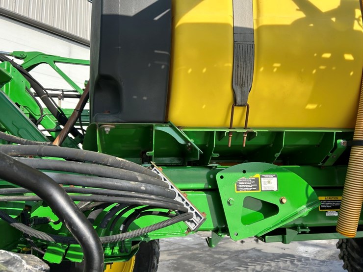 2015-john-deere-r4030-image-93