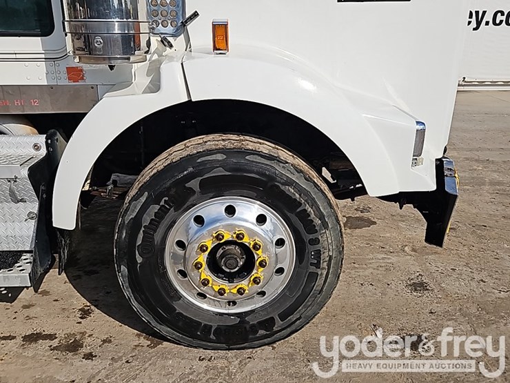 2009-kenworth-t800-image-12