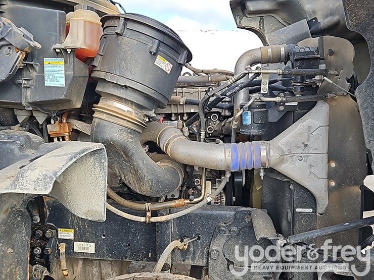 2016-freightliner-114sd-image-24