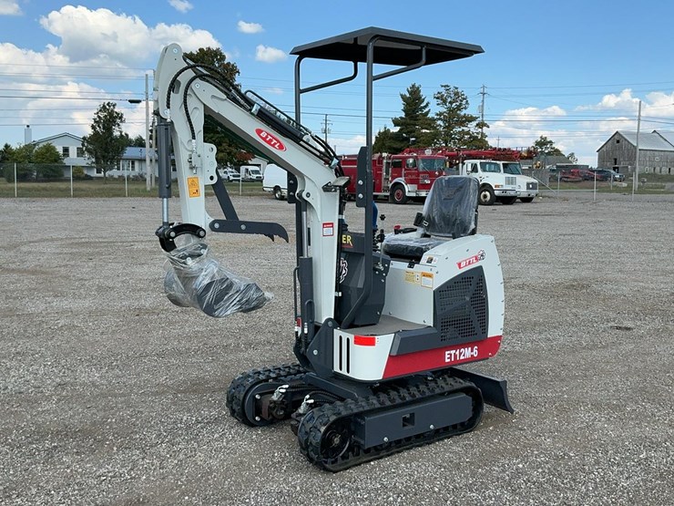 #1210-•-unused-2025-bttl12-excavator-image-1