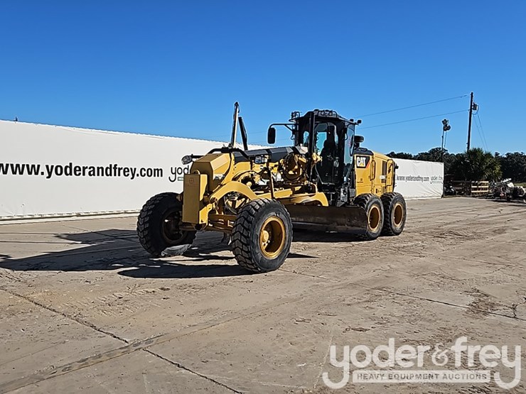 2019-caterpillar-12m3-image-2