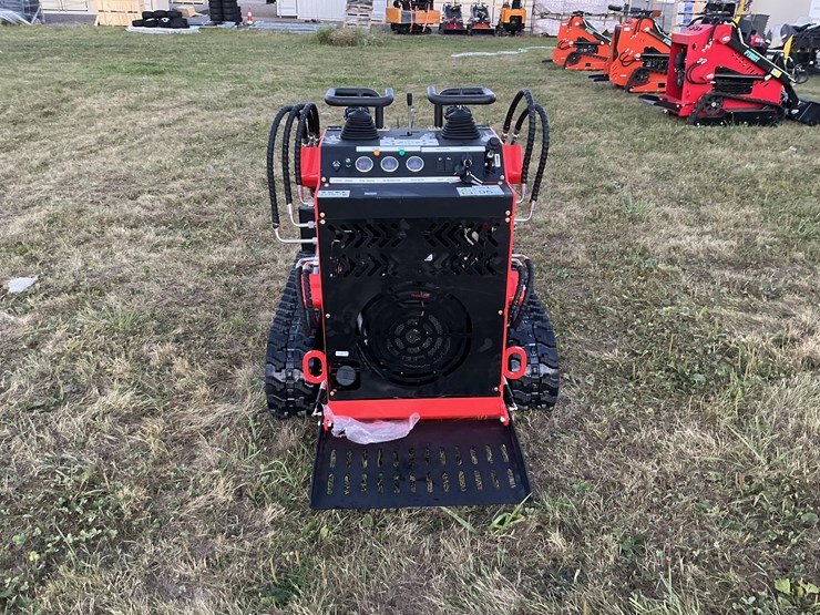 #1011-•-unused,-future,-skid-steer-loader-ft380r-image-4