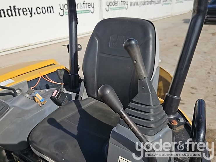 2015-caterpillar-303e-cr-image-31