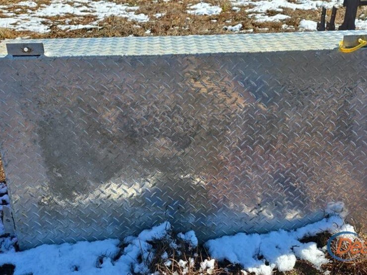 exterior-fuel-tank-for-truck-image-3