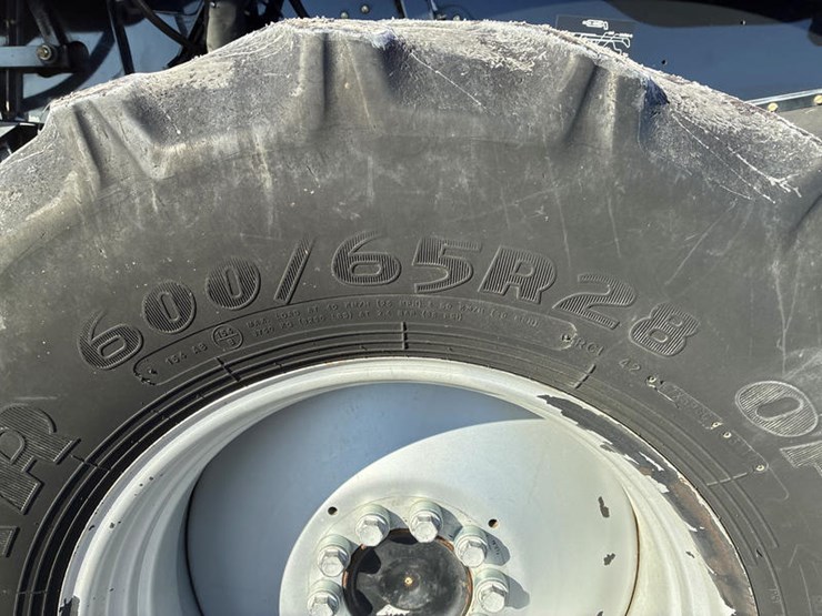 2010-case-ih-6088-image-42