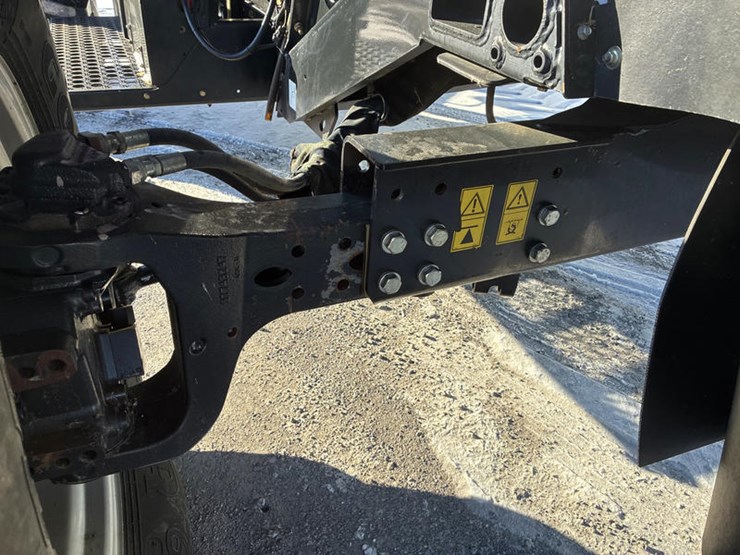 2010-case-ih-6088-image-47