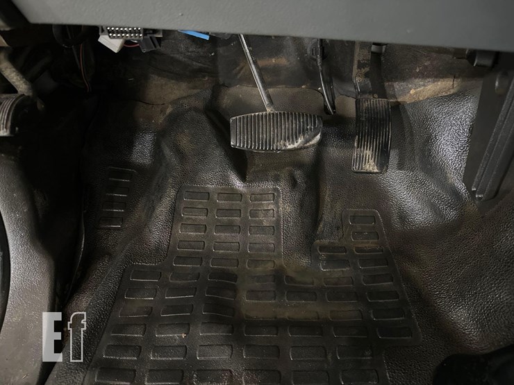 2015-ford-f550-image-14