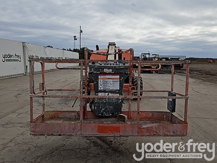 2015-jlg-600s-image-10