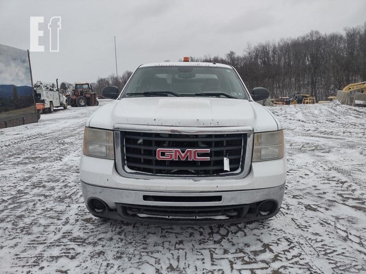 2008-gmc-3500-image-2