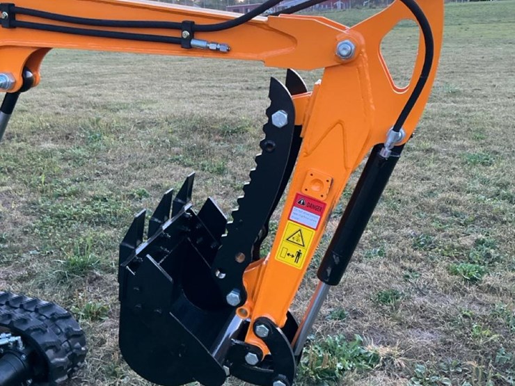 #1208-•-unused-future-ft13c-mini-excavator-image-7