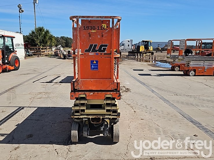 2017-jlg-1930es-image-8