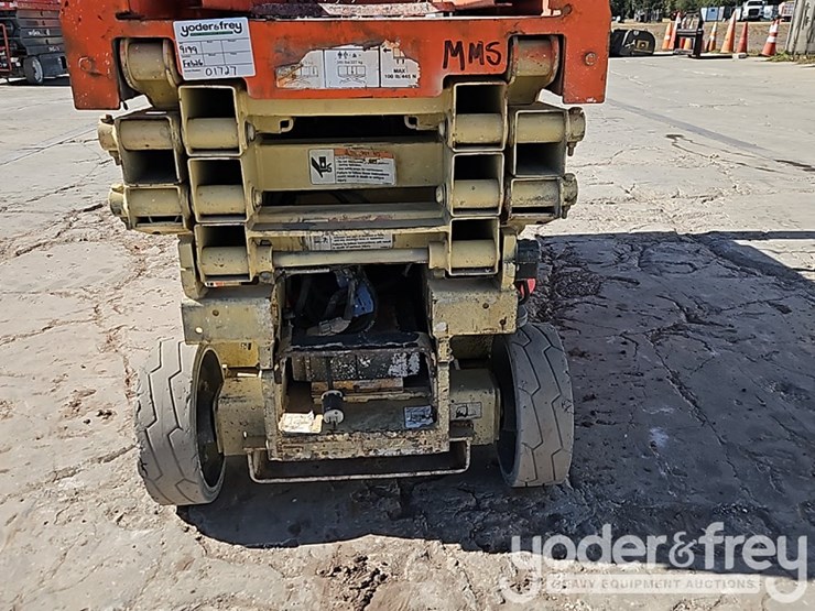 2016-jlg-1930es-image-12