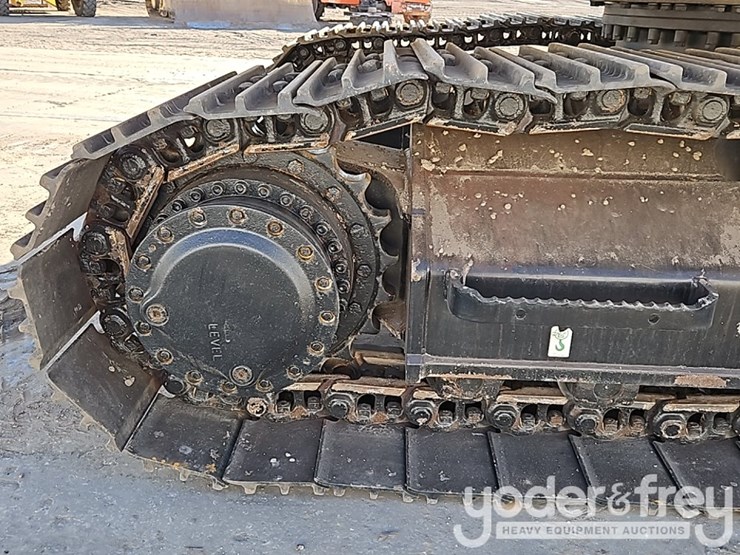 2020-caterpillar-320-image-9