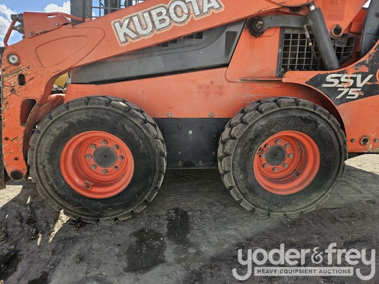 2015-kubota-ssv75-image-14