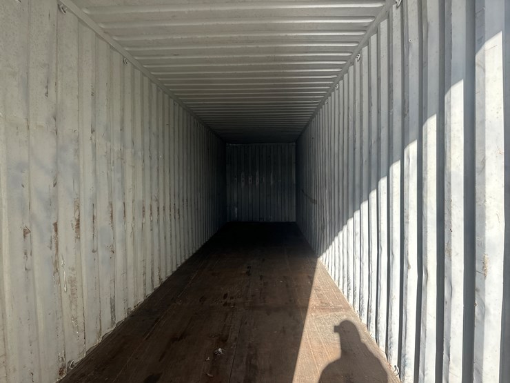 #5015-•-40’-shipping-container-image-10