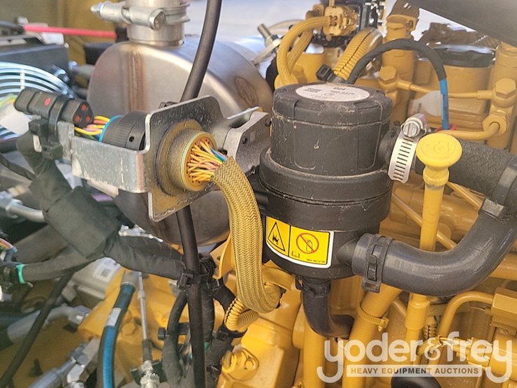 2025-caterpillar-cb4.0-image-18