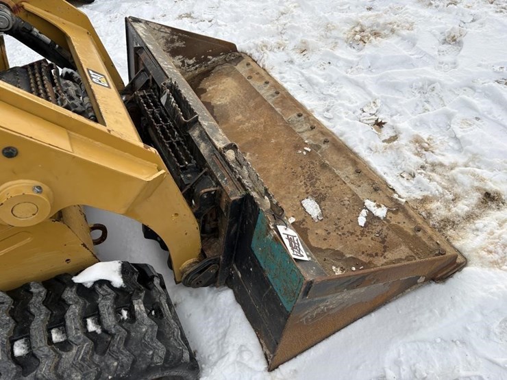 2017-caterpillar-239d-image-7