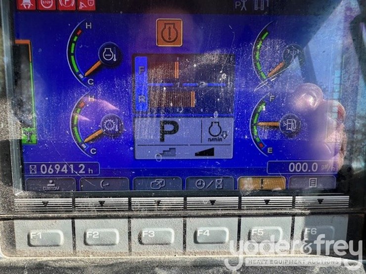 2018-komatsu-d61px-24-image-16