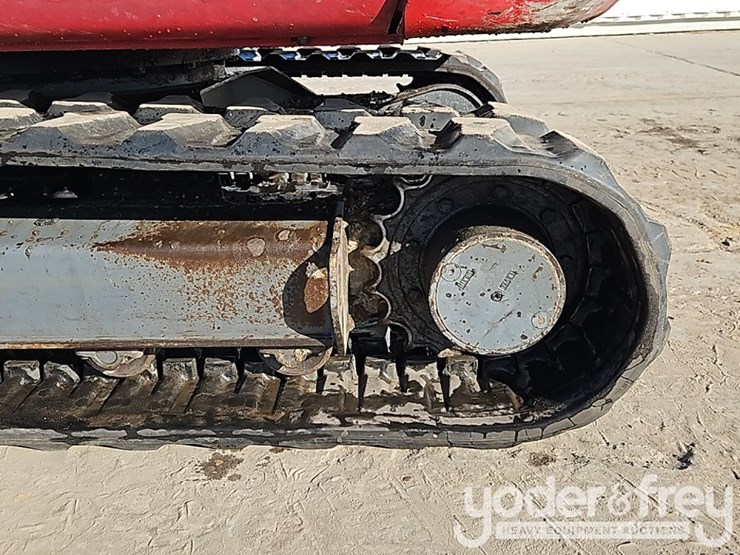 2012-takeuchi-tb250-image-26