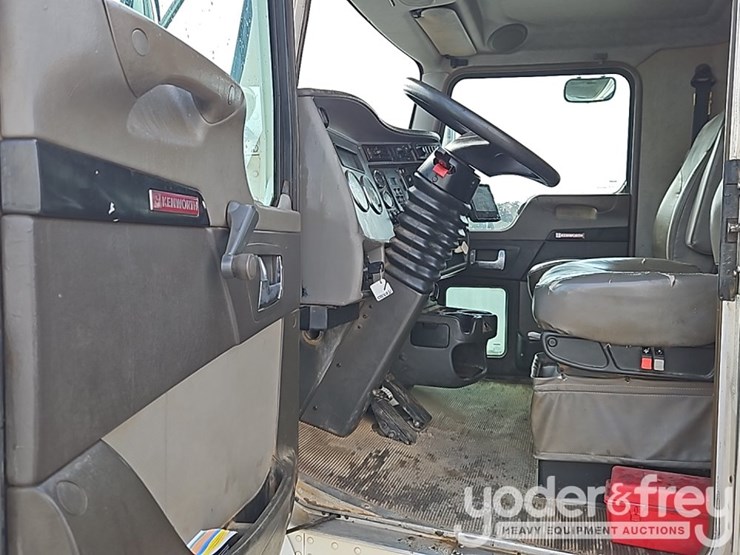 2014-kenworth-t300-image-20