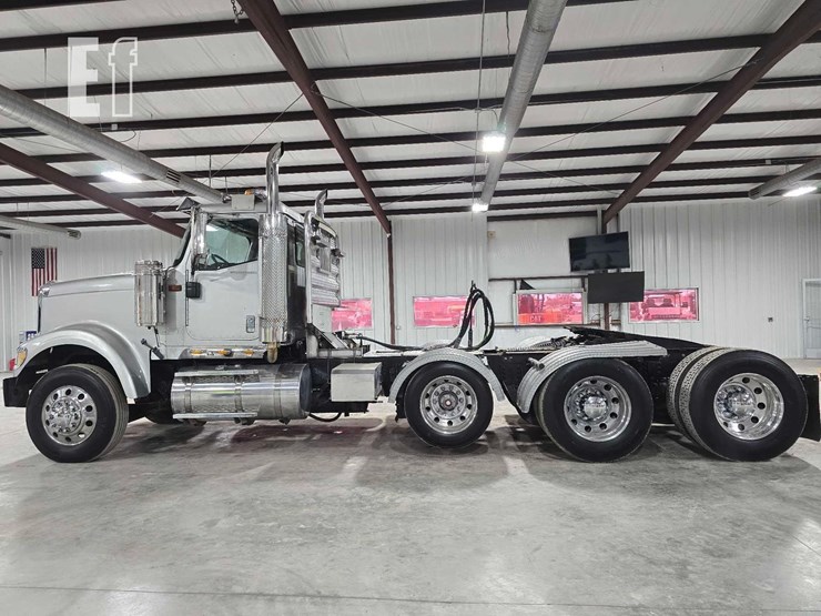 2004-international-paystar-5900-image-1