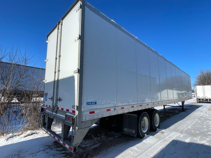 2022-stoughton-trailer-image-1