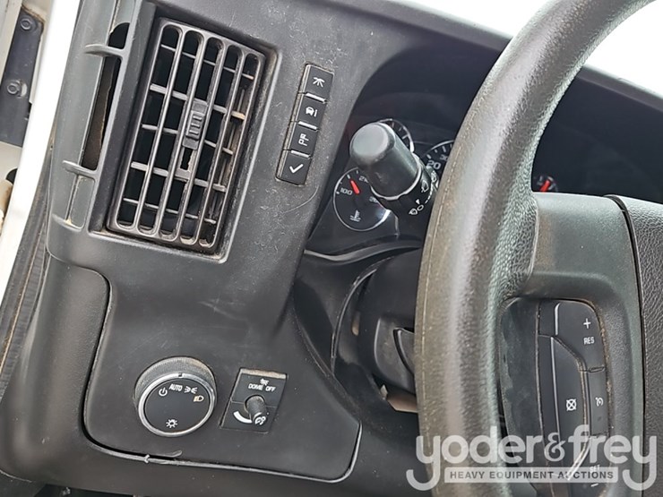 2019-chevrolet-3500-image-34