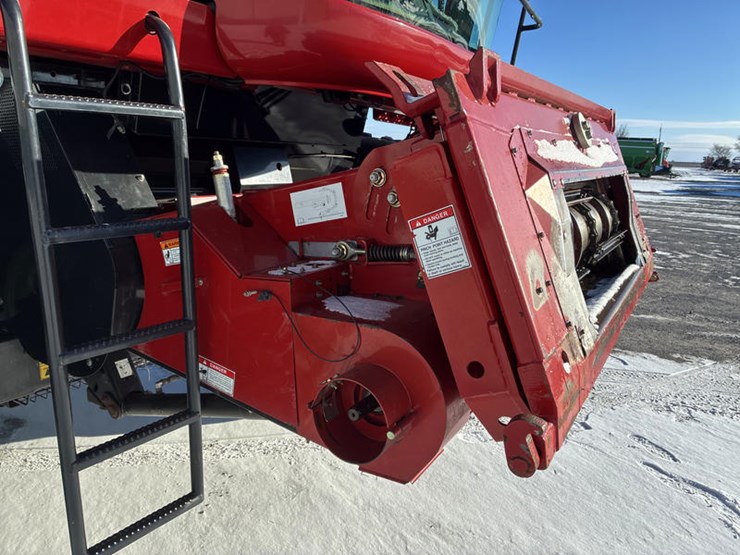 2010-case-ih-6088-image-29