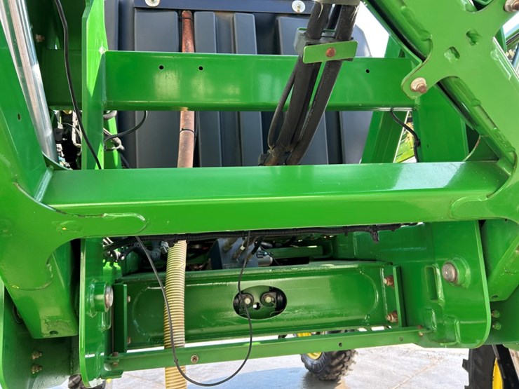 2015-john-deere-r4030-image-91