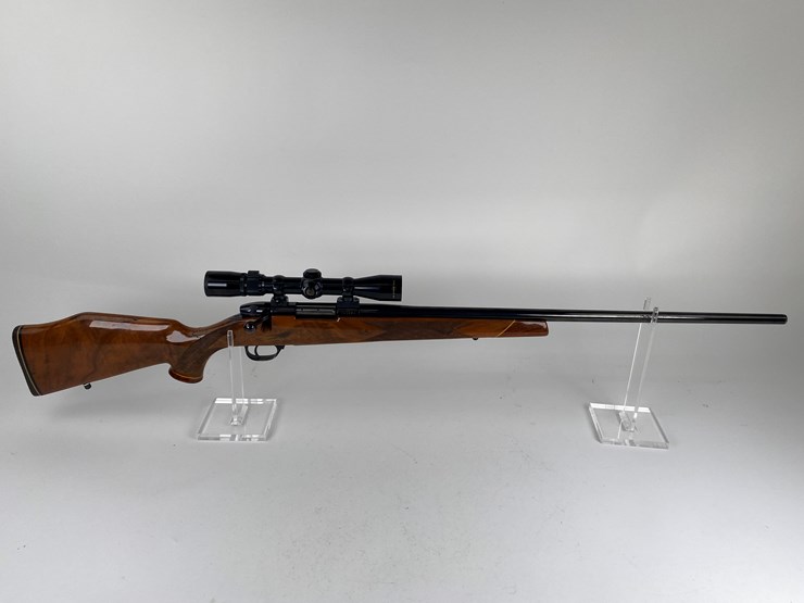 #64-•-#1372-•-weatherby-mark-v-deluxe-varmintmaster-bolt-action-rifle-224-magnum,-image-1