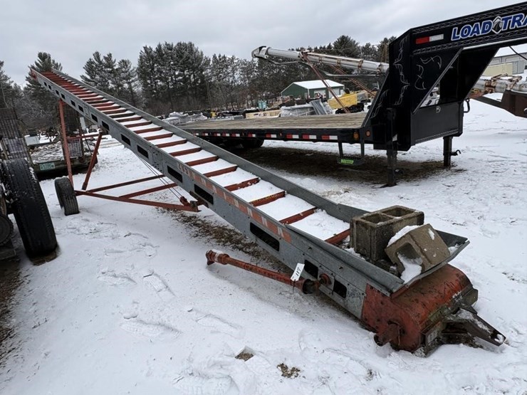 owatonna-205-40'-bale-elevator-image-2