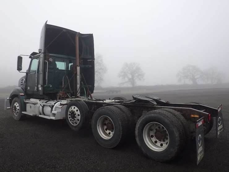 2018-western-star-5700xe-image-7