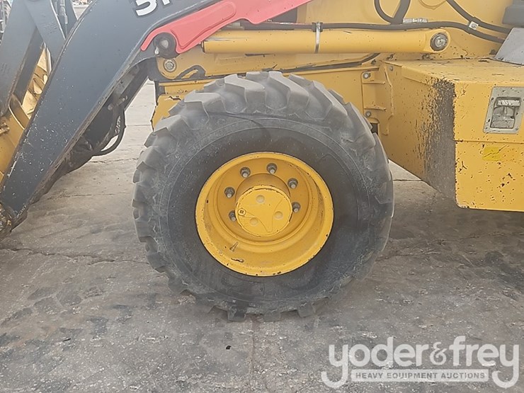 2017-deere-310sl-image-17