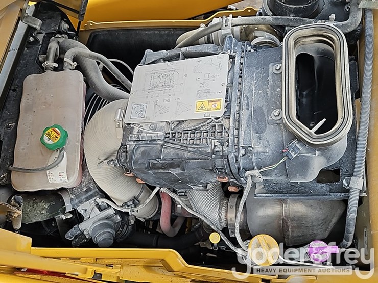 2022-caterpillar-420-xe-image-21