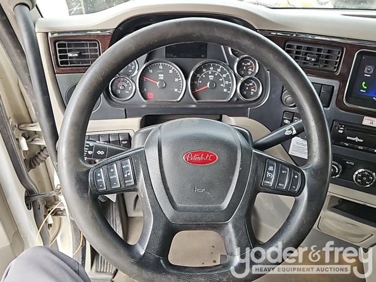2021-peterbilt-567-image-34