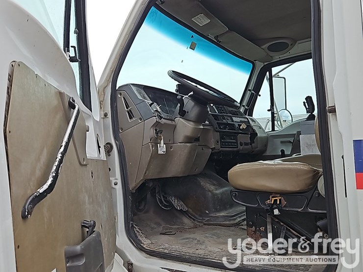 2007-sterling-lt7500-image-25