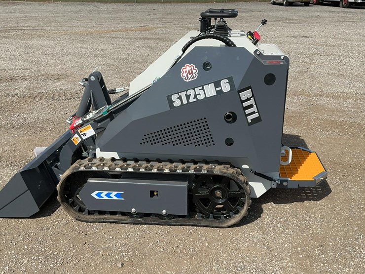 #1006-•-unused-2025-bttl-st25m-6-mini-skid-loader-image-2