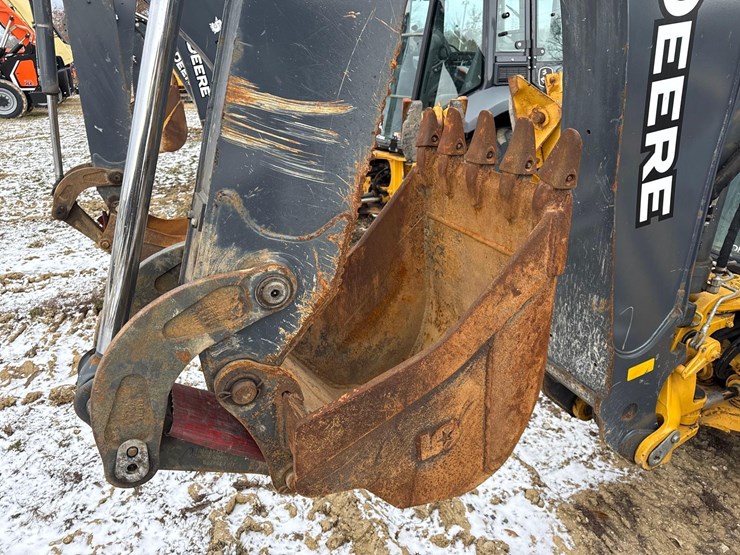 2022-john-deere-310-image-7