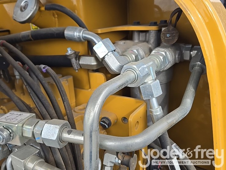 2021-caterpillar-303-image-58