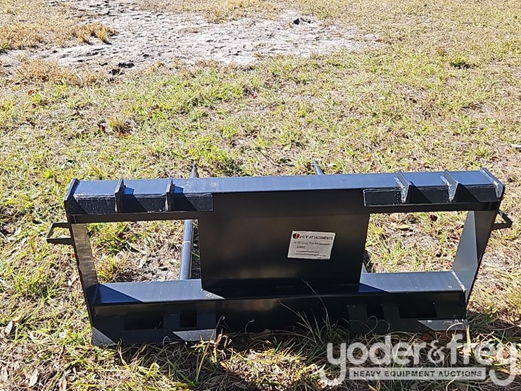 unused-jct-bale-spear-to-suit-skidsteer-image-3