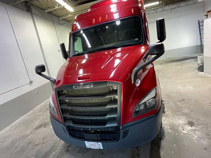 #6226-•-2021-freightliner-cascadia-semi-truck-(title-in-delay)-image-2