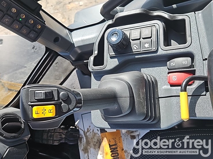 2026-caterpillar-930-image-35