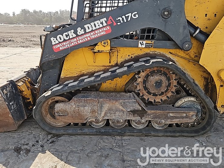 2019-deere-317g-image-15